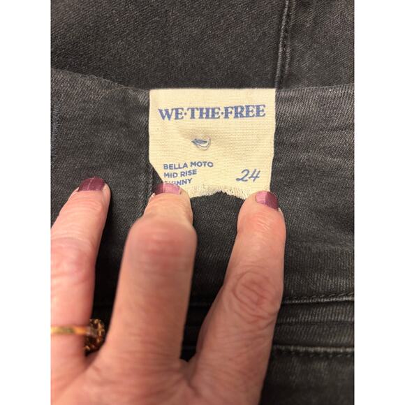 We The Free NWT Bella Moto Mid Rise Skinny Jeans Size 24 Black Grunge Bikercore - Picture 8 of 9